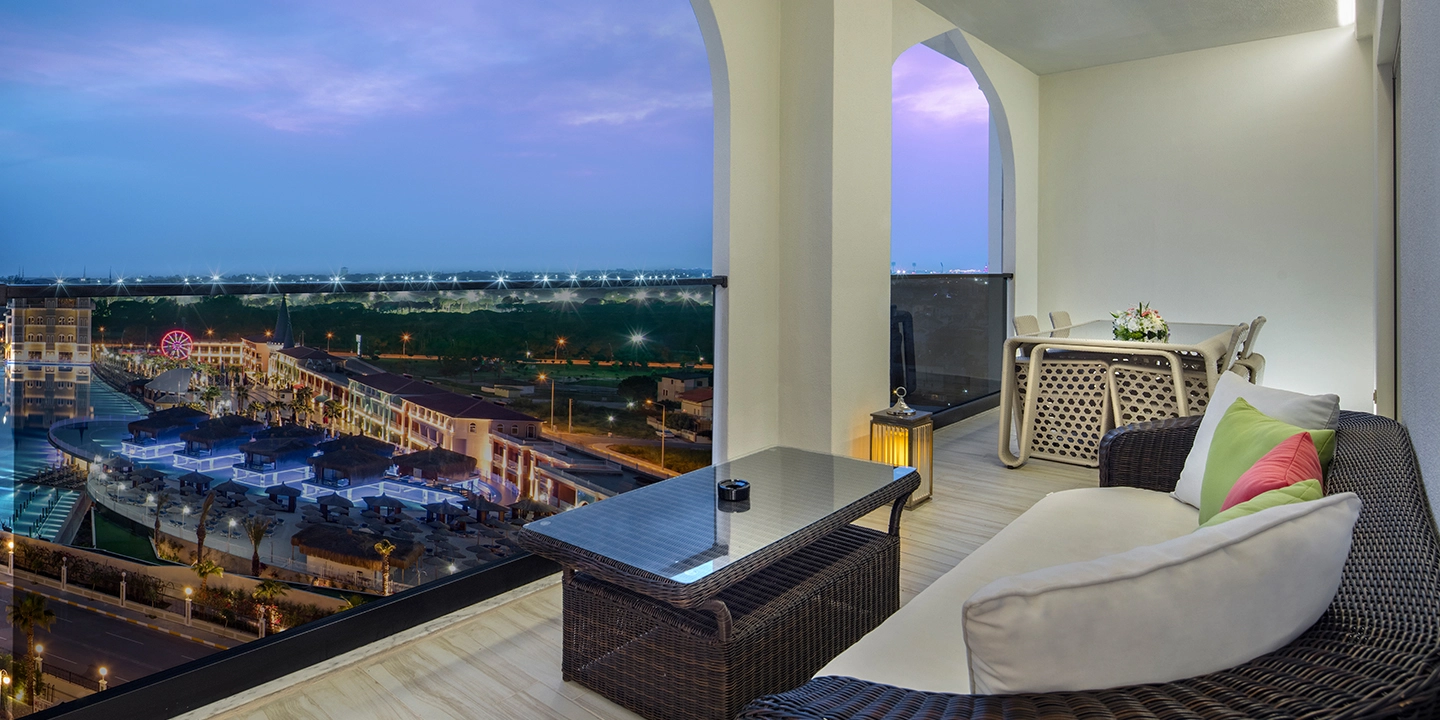 King Suite - Balcony