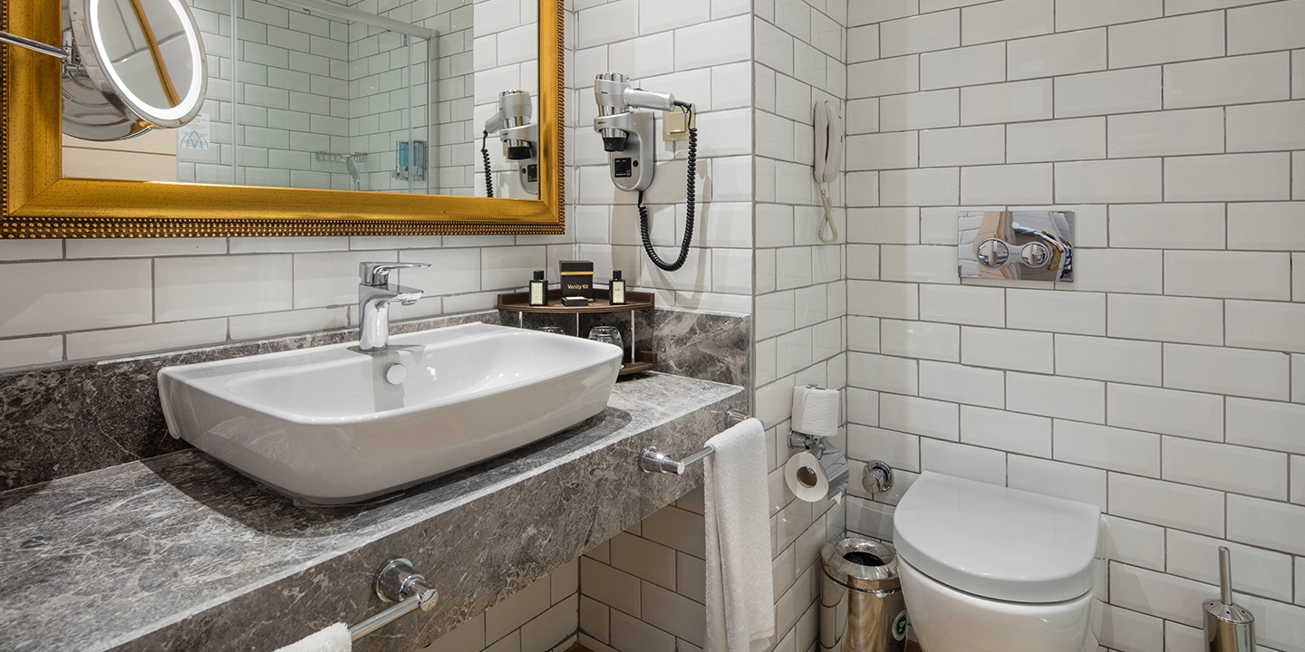 Wonderland Pool Deluxe Room - Toilet - Bathroom