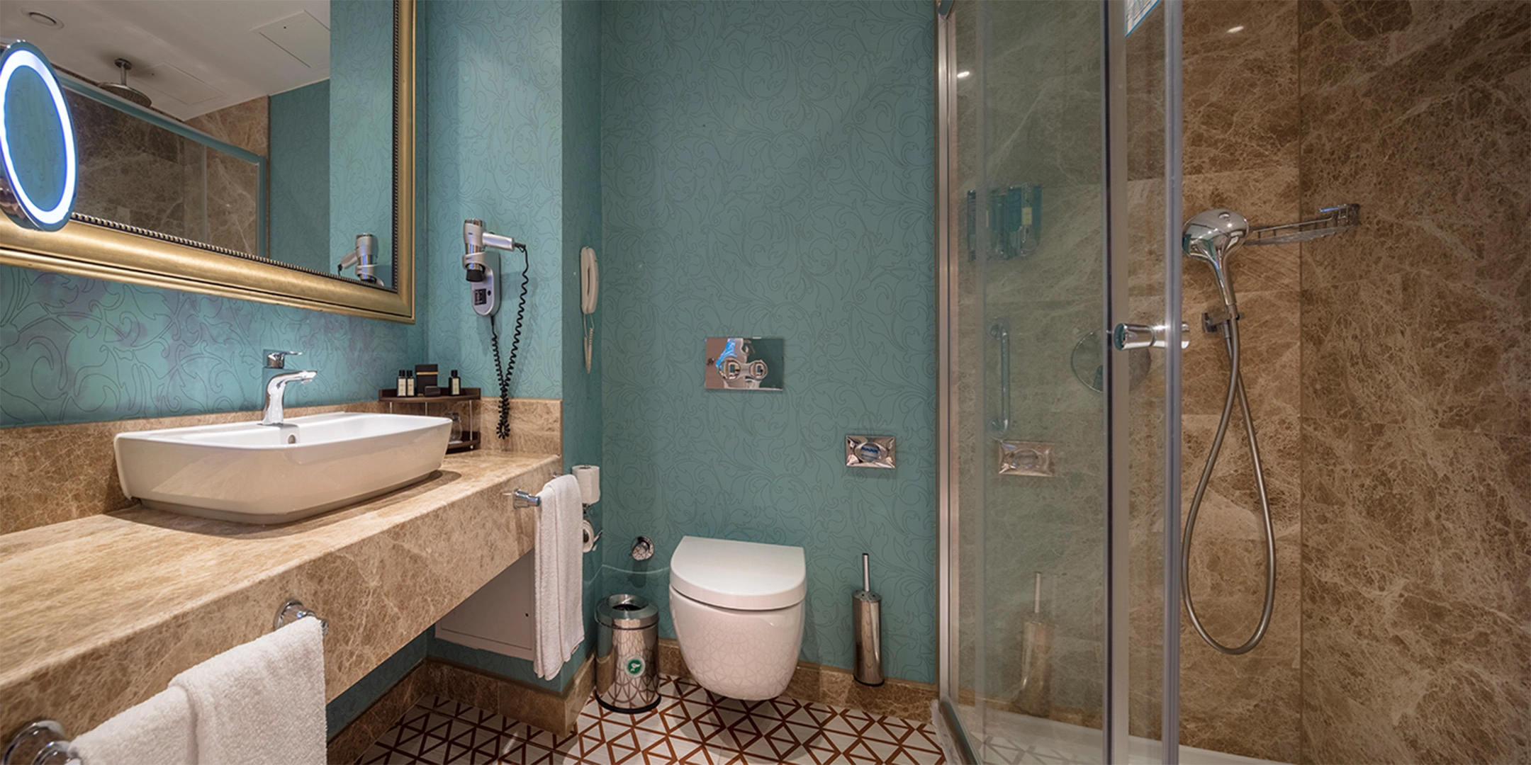 Standard Pool View Room - Toilet - Bathroom