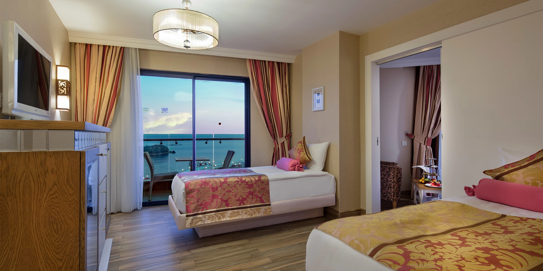 Family Deluxe Sea View - Bedroom