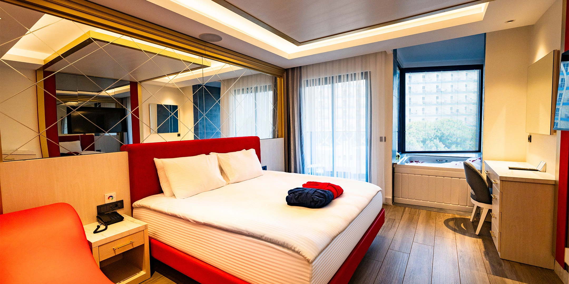 Standard Partial Sea View - Bedroom